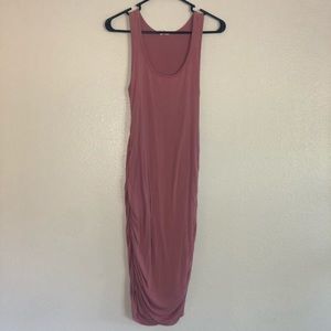Form-fitting pink midi dress | size S